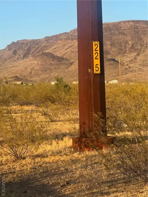 0000 S Redwall, Golden Valley, AZ 86413
