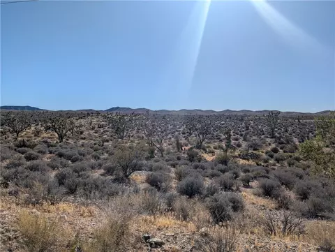 27305 N Tamarisk St, Meadview, AZ 86444