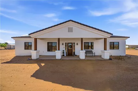 854 S Salt Pl, Golden Valley, AZ 86413