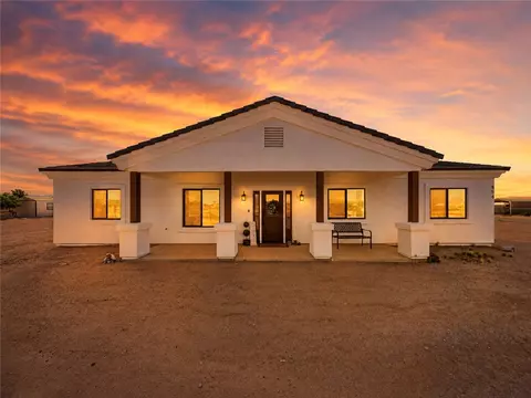 854 S Salt Pl, Golden Valley, AZ 86413