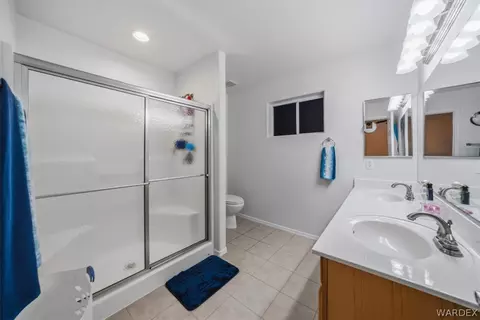 Bath - 3063 Mallory Loop, Kingman, AZ 86401 photo 1 of 4