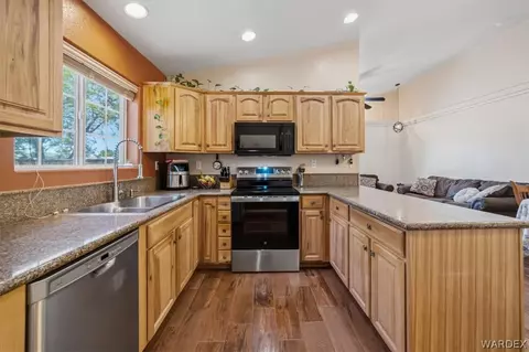 Kitchen - 3063 Mallory Loop, Kingman, AZ 86401 photo 3 of 5
