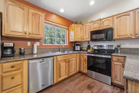 Kitchen - 3063 Mallory Loop, Kingman, AZ 86401 photo 5 of 5