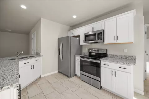 Kitchen - 2720 E Devlin Ave, Kingman, AZ 86409 photo 2 of 3