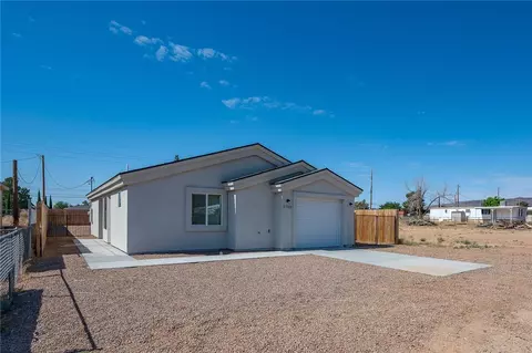 Exterior - 2720 E Devlin Ave, Kingman, AZ 86409 photo 2 of 30