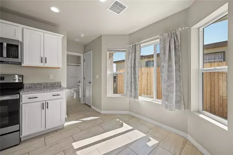 Entry Way - 2720 E Devlin Ave, Kingman, AZ 86409 photo 4 of 5