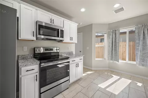 Kitchen - 2720 E Devlin Ave, Kingman, AZ 86409 photo 3 of 3