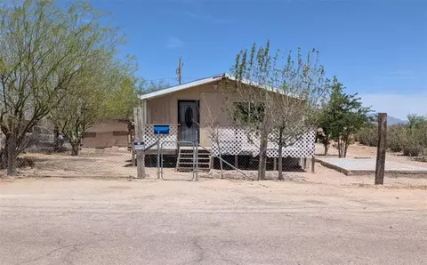 12310 S 4th St, Yucca, AZ 86438