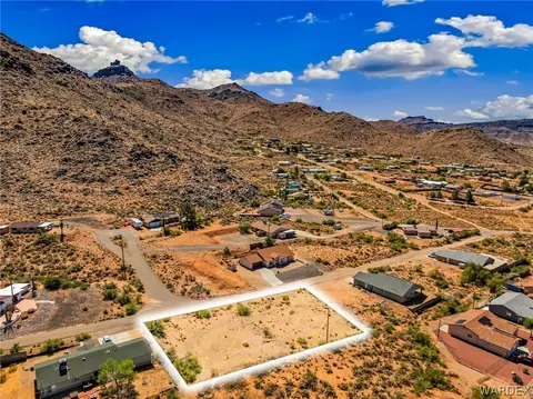 000 Bluff Rd, Golden Valley, AZ 86413
