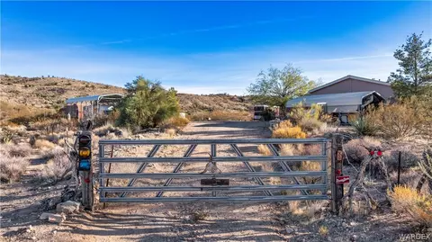 5720 S Mountain Lion Rd, Kingman, AZ 86401