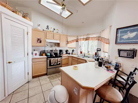 Kitchen - 7675 E Monte Tesoro Dr, Kingman, AZ 86401 photo 1 of 7