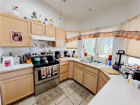 Kitchen - 7675 E Monte Tesoro Dr, Kingman, AZ 86401 photo 4 of 7