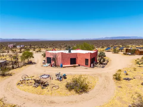 17685 S Jesse James Rd, Yucca, AZ 86438