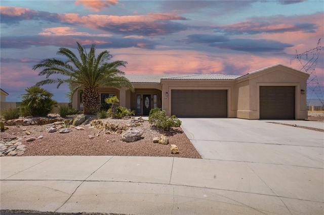 1041 Heritage Dr, Bullhead City, AZ 86429