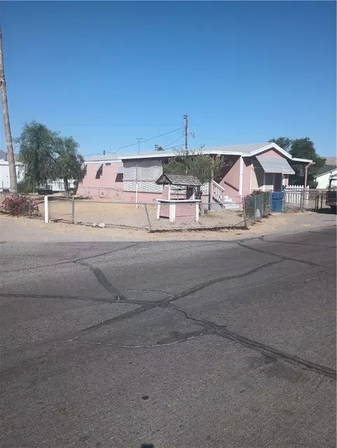702 Daisy Dr, Bullhead City, AZ 86442