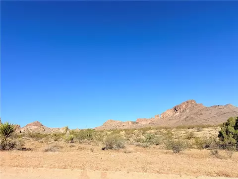 8 W Chuar, Golden Valley, AZ 86413