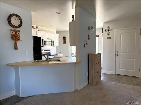 Entry Way - 3207 E Northfield Ave, Kingman, AZ 86409 photo 1 of 3