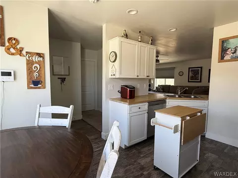 Kitchen - 3207 E Northfield Ave, Kingman, AZ 86409 photo 4 of 4