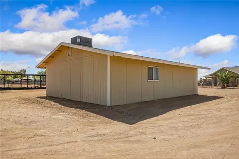 Exterior - 2143 E Willow Dr, Mohave Valley, AZ 86440 photo 9 of 18