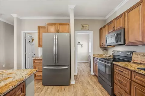 Kitchen - 2143 E Willow Dr, Mohave Valley, AZ 86440 photo 4 of 8
