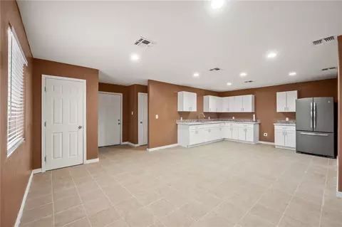 Living - 2143 E Willow Dr, Mohave Valley, AZ 86440 photo 5 of 6