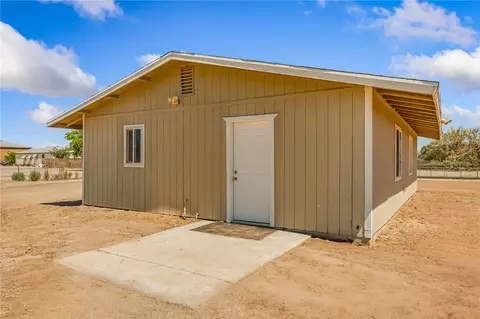 Exterior - 2143 E Willow Dr, Mohave Valley, AZ 86440 photo 8 of 18