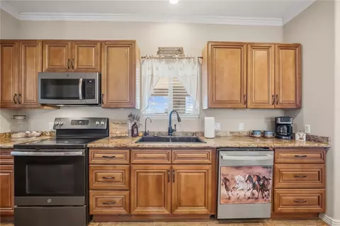 Kitchen - 2143 E Willow Dr, Mohave Valley, AZ 86440 photo 5 of 8