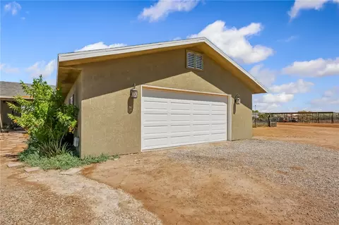 Exterior - 2143 E Willow Dr, Mohave Valley, AZ 86440 photo 10 of 18