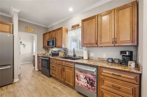Kitchen - 2143 E Willow Dr, Mohave Valley, AZ 86440 photo 6 of 8
