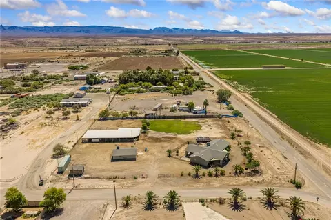 View/Area - 2143 E Willow Dr, Mohave Valley, AZ 86440 photo 2 of 19
