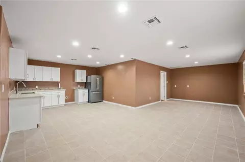 Living - 2143 E Willow Dr, Mohave Valley, AZ 86440 photo 2 of 6
