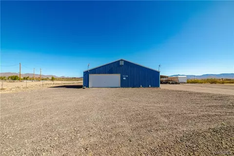 7635 W Abrigo Dr, Golden Valley, AZ 86413