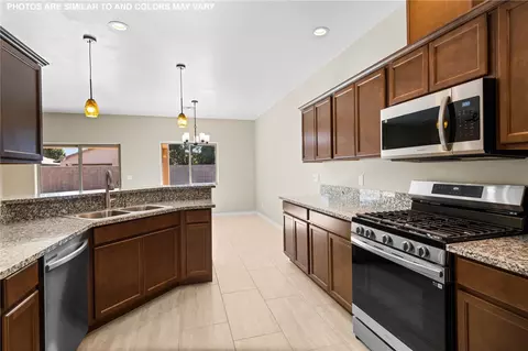 Kitchen - 3833 E Mcvicar Ave, Kingman, AZ 86409 photo 2 of 2