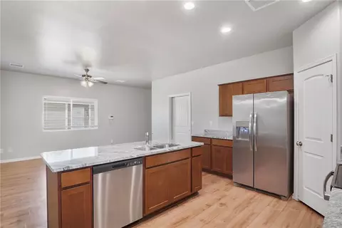 Kitchen - 2340 E Lass Ave, Kingman, AZ 86409 photo 2 of 5