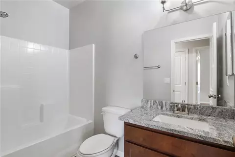 Bath - 2340 E Lass Ave, Kingman, AZ 86409 photo 3 of 3