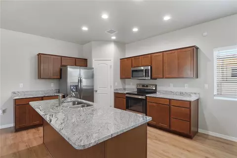 Kitchen - 2340 E Lass Ave, Kingman, AZ 86409 photo 3 of 5