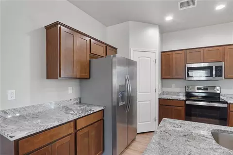 Kitchen - 2340 E Lass Ave, Kingman, AZ 86409 photo 5 of 5