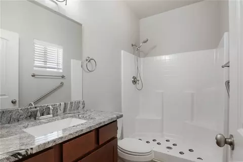 Bath - 2340 E Lass Ave, Kingman, AZ 86409 photo 2 of 3