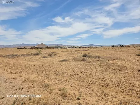 7313 Red Horse Dr, Kingman, AZ 86401