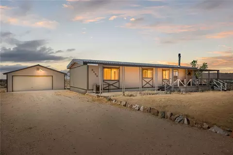 6498 W Chloride Rd, Golden Valley, AZ 86413
