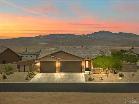 2921 Steamboat Dr, Bullhead City, AZ 86429
