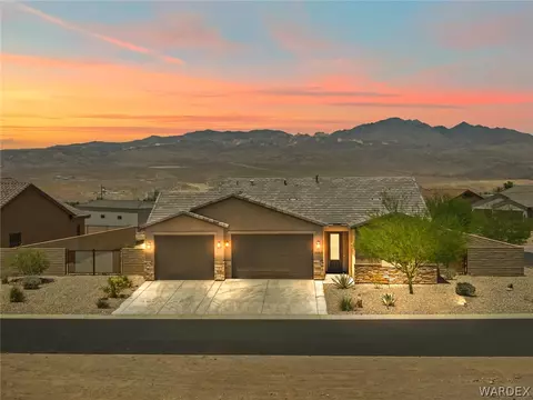 2921 Steamboat Dr, Bullhead City, AZ 86429