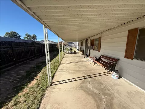 1579 Clover Ln, Bullhead City, AZ 86442