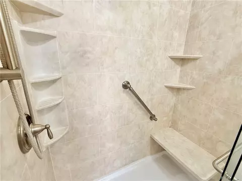 Bath - 3846 E Ames Ave, Kingman, AZ 86409 photo 4 of 7