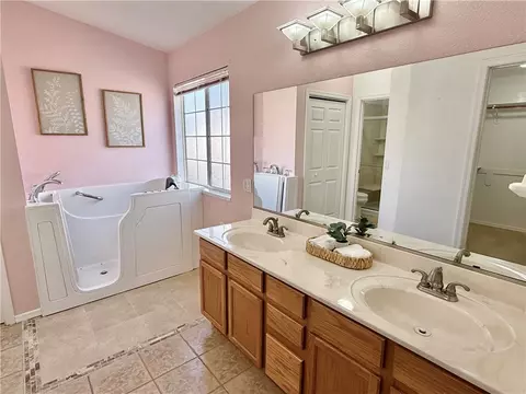 Bath - 3846 E Ames Ave, Kingman, AZ 86409 photo 1 of 7