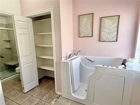 Bath - 3846 E Ames Ave, Kingman, AZ 86409 photo 2 of 7