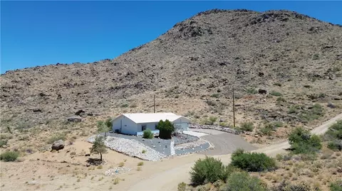 4075 N Quail Dr, Golden Valley, AZ 86413