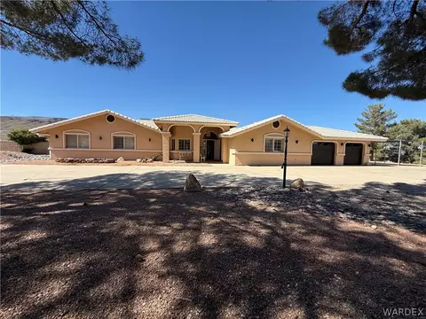 601 Shadow Mountain Dr, Kingman, AZ 86409