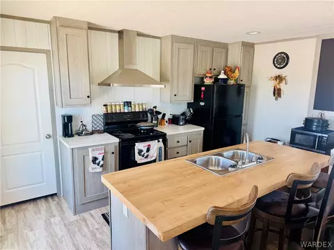 12347 S Third St, Yucca, AZ 86438