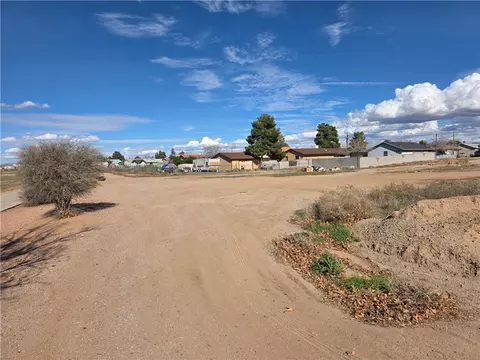 320-05 027a Van Nuys, Kingman, AZ 86401